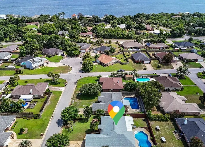 Private Pool & Game Zone! | Family Fun House Holiday home