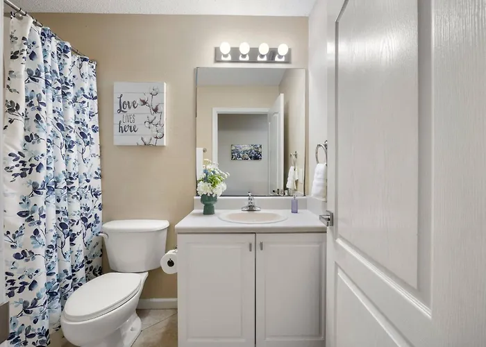 Private Pool & Game Zone! | Family Fun House Pensacola
