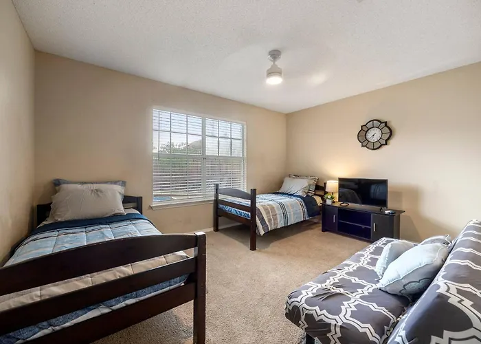 Private Pool & Game Zone! | Family Fun House * Pensacola